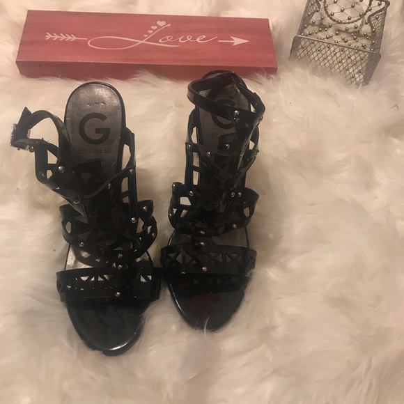 G by GUESS Black patent leather studded heels - Picture 2 of 8